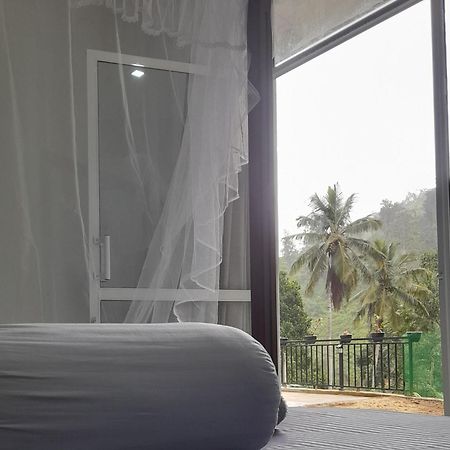 Ella Thenulya Hotel Exterior photo