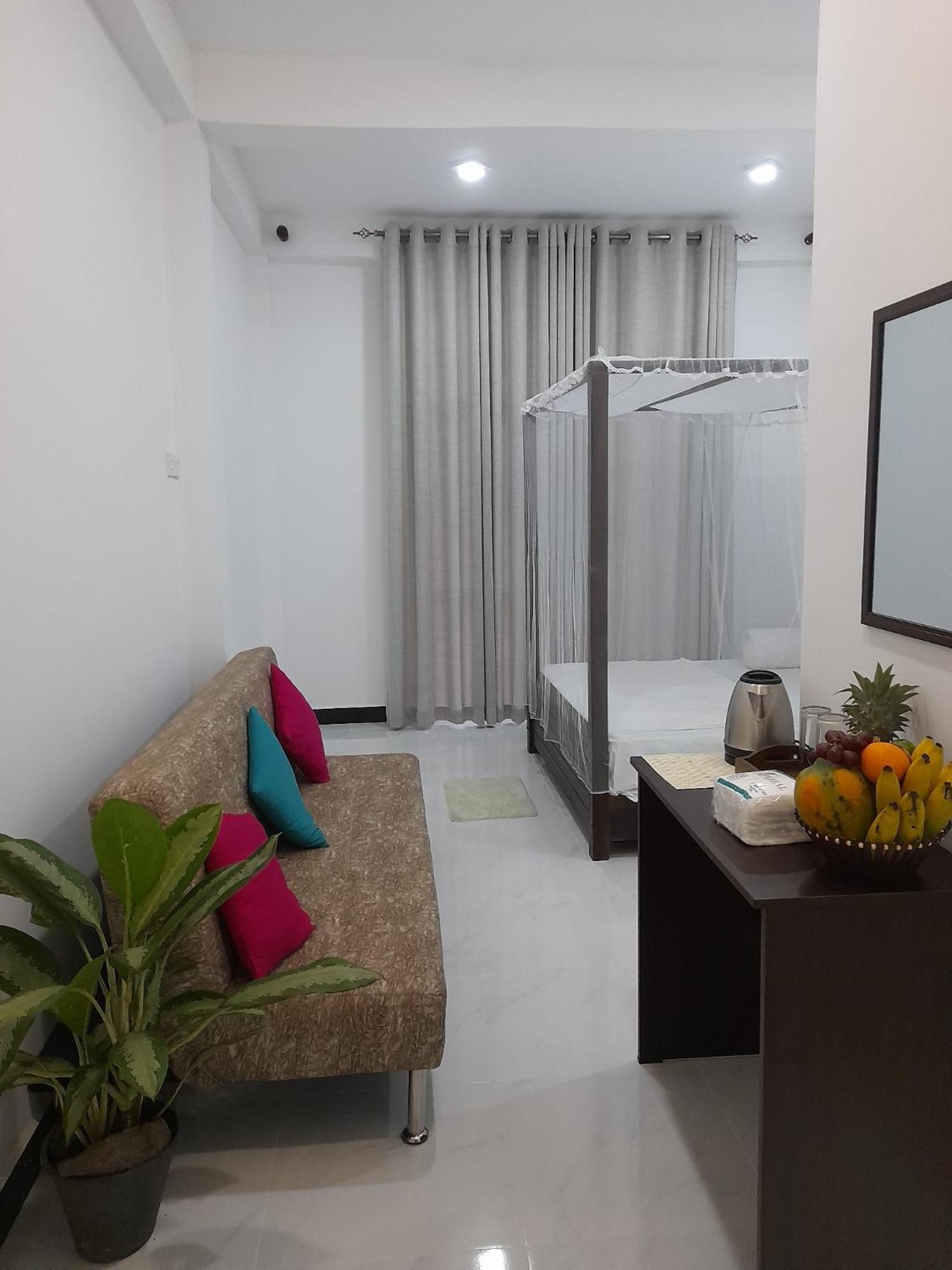 Ella Thenulya Hotel Exterior photo